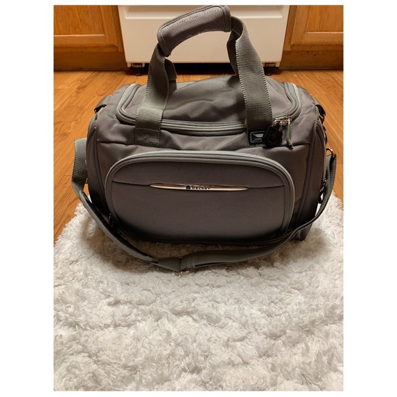 delsey duffel